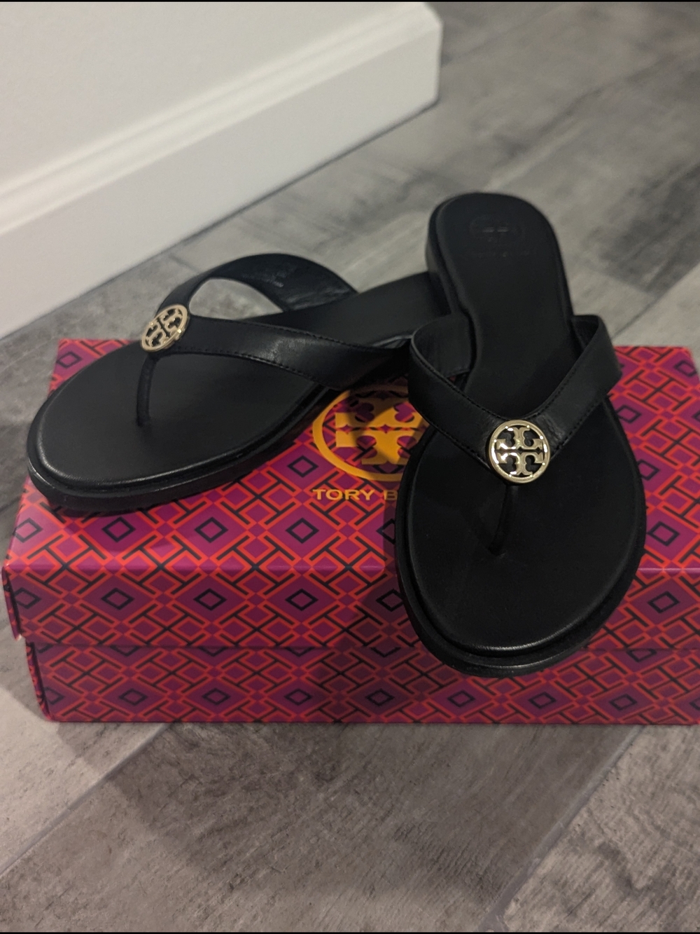 Authentic and Brand New Tory Burch Black Leather Logo Sandals